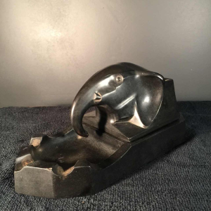 Eléphant en bakélite Art Déco GUMMON, nécessaire de bureau / fumeur, circa 1925