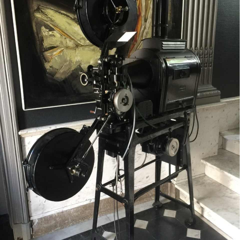 Paire de grands projecteurs sonores de cinema 35mm / film Zeiss IKON A.G., circa 1935