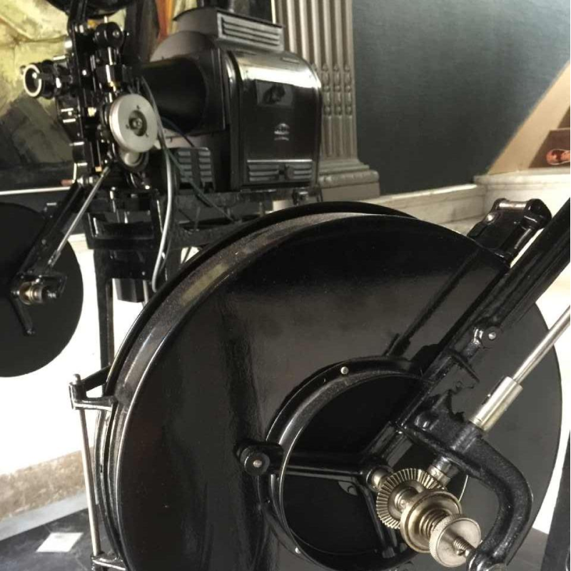 Paire de grands projecteurs sonores de cinema 35mm / film Zeiss IKON A.G., circa 1935