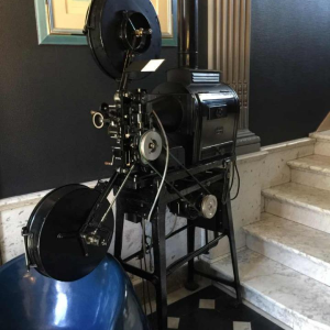 Paire de grands projecteurs sonores de cinema 35mm / film Zeiss IKON A.G., circa 1935