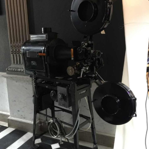 Paire de grands projecteurs sonores de cinema 35mm / film Zeiss IKON A.G., circa 1935