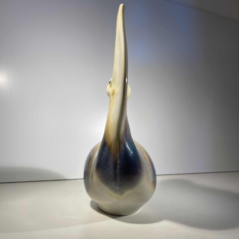 Ljubisa Mišic pour Goebel “Pélican' Sculpture oiseau, céramique polychrome, Germany 1984