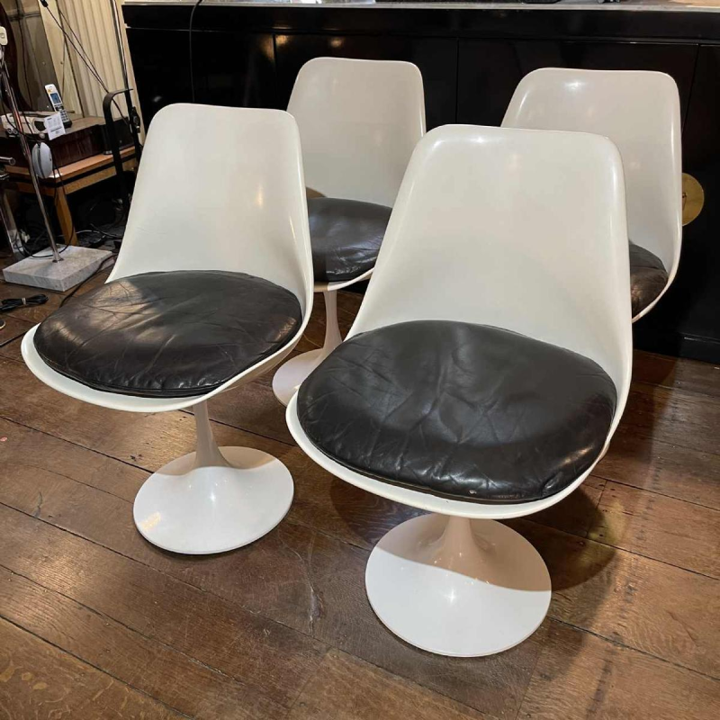 Ensemble Table Ronde et 4 Chaises " Tulipe ", Qualité Top, Knoll ?, 1960/70s