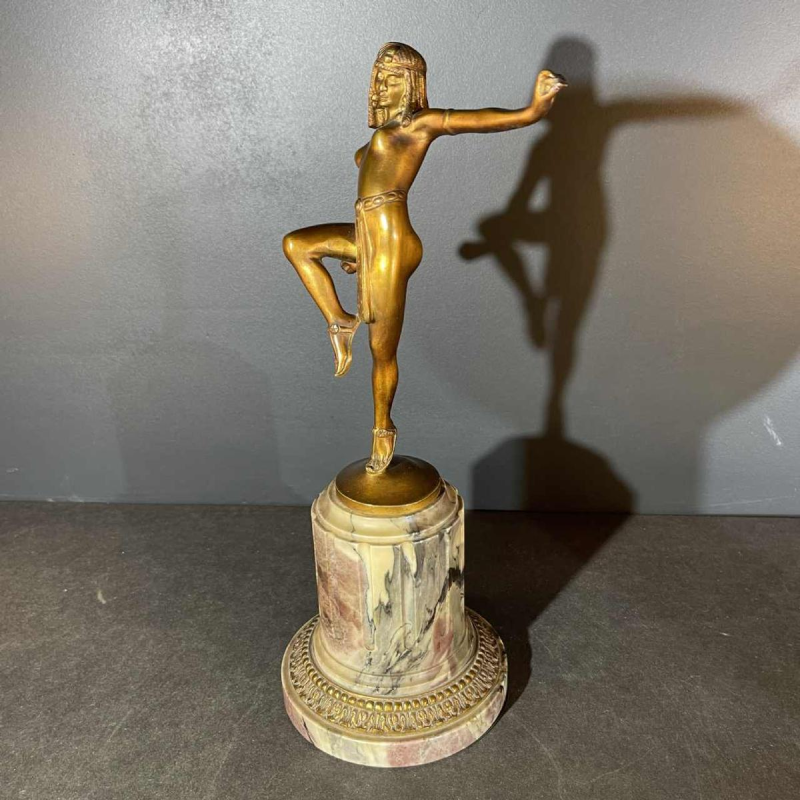 ALONZO, Egyptische danseres Cleopatra sculptuur Art Deco naakte vrouw brons 1920
