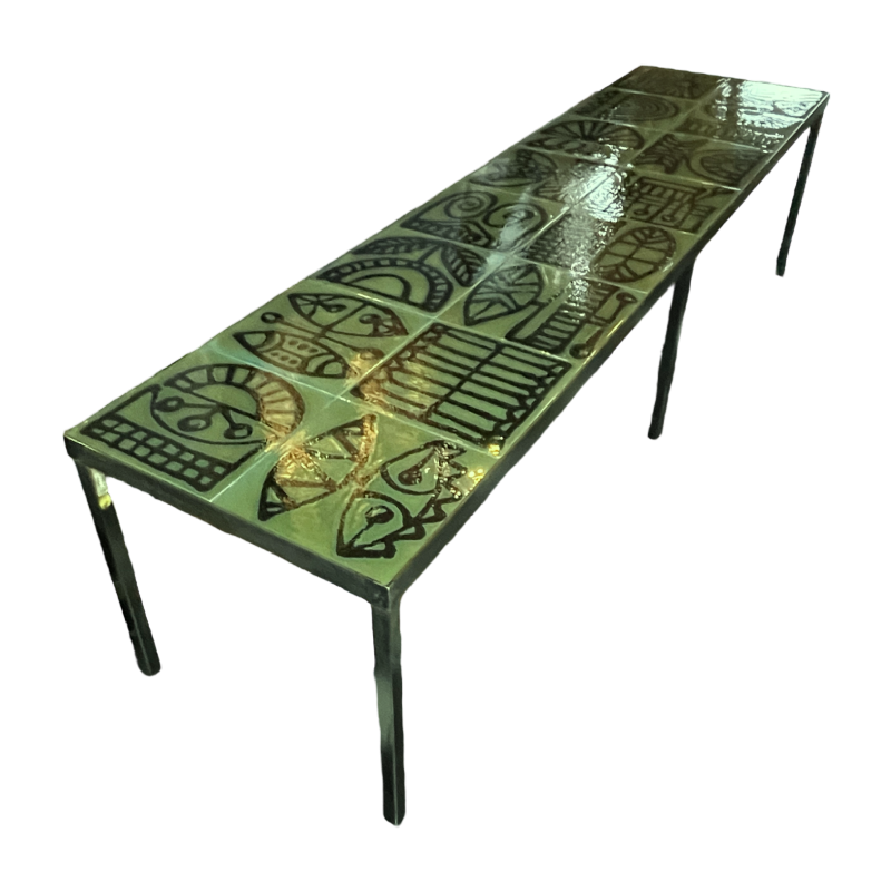 ROGER CAPRON longue table basse 164cm 6 pieds, céramique émaillée verte, ca 1960