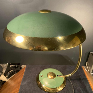 HELO LEUCHTEN, gouden en gelakte Art Deco bureau / Tafel lamp / BAUHAUS, 1930