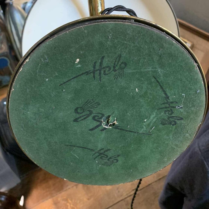 HELO LEUCHTEN, gouden en gelakte Art Deco bureau / Tafel lamp / BAUHAUS, 1930