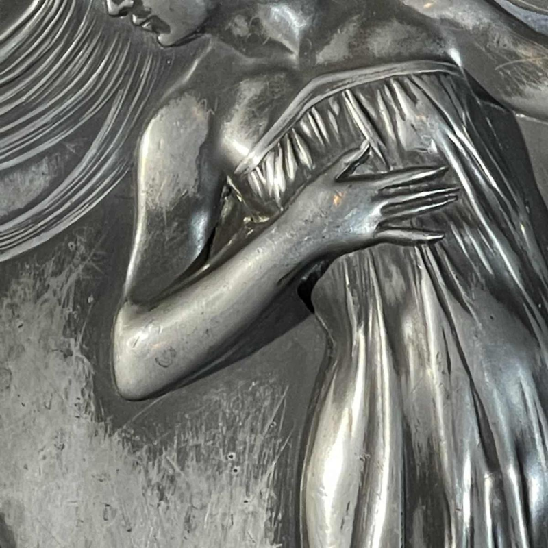 WMF "Femme aux iris" N°290 plateau ajoure´ Art Nouveau, me´tal argente´, ca 1906