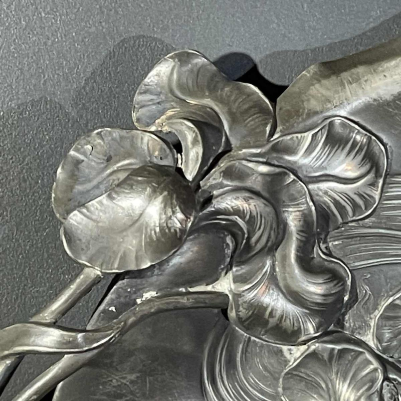 WMF "Femme aux iris" N°290 plateau ajoure´ Art Nouveau, me´tal argente´, ca 1906