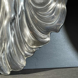 WMF "Femme aux iris" N°290 plateau ajoure´ Art Nouveau, me´tal argente´, ca 1906