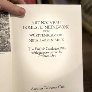 WMF "Femme aux iris" N°290 plateau ajoure´ Art Nouveau, me´tal argente´, ca 1906