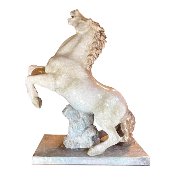 ELSE BACH / KARLSRUHE 'Dansend Paard' 82cm Art Deco sculptuur, majolica keramiek ( wit craquelé ) ca 1935