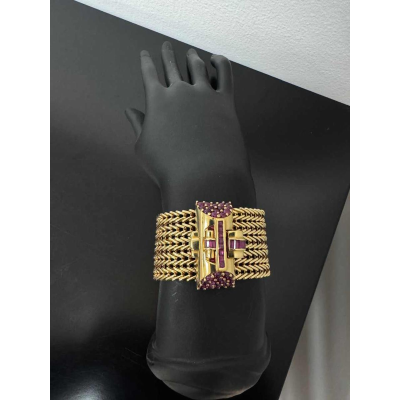 Bracelet en or jaune avec rubis