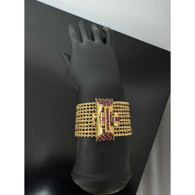 Bracelet en or jaune avec rubis