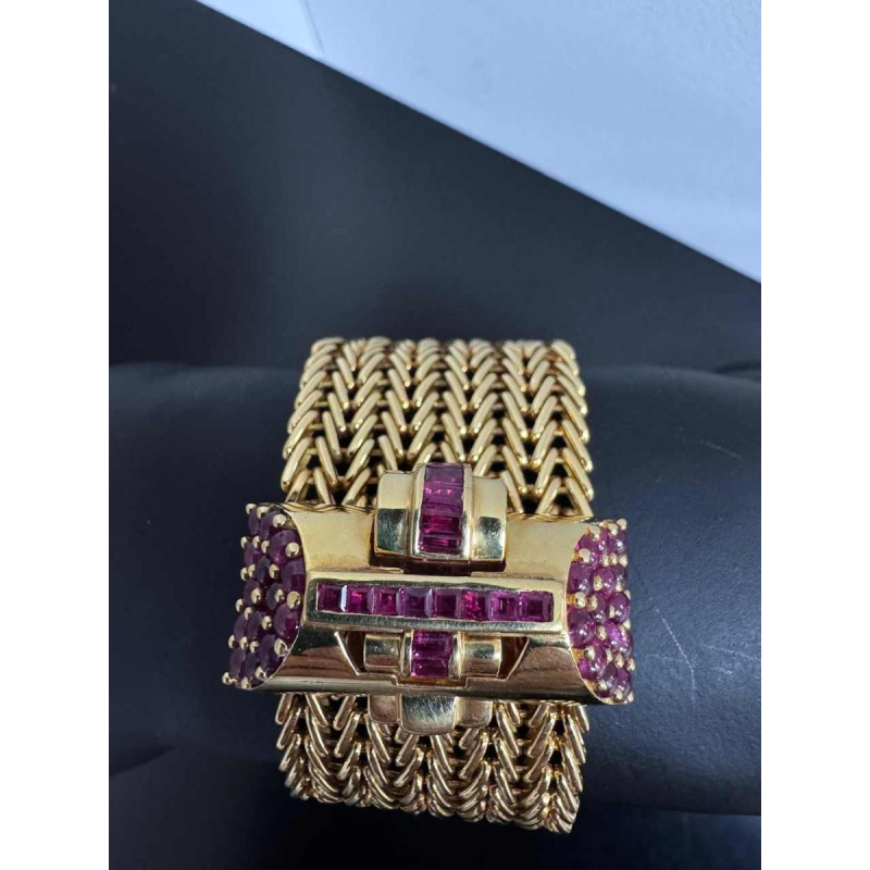 Bracelet en or jaune avec rubis