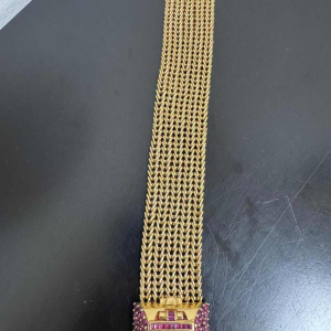 Bracelet en or jaune avec rubis