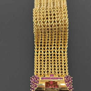 Bracelet en or jaune avec rubis