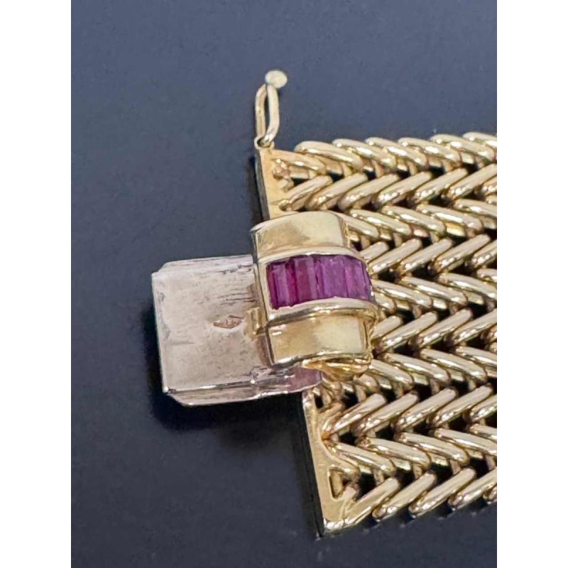 Geelgouden armband met robijnen