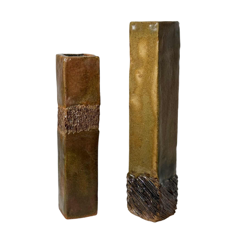 Set de deux vases en grès émaillé, décor incisé - XXe siècle