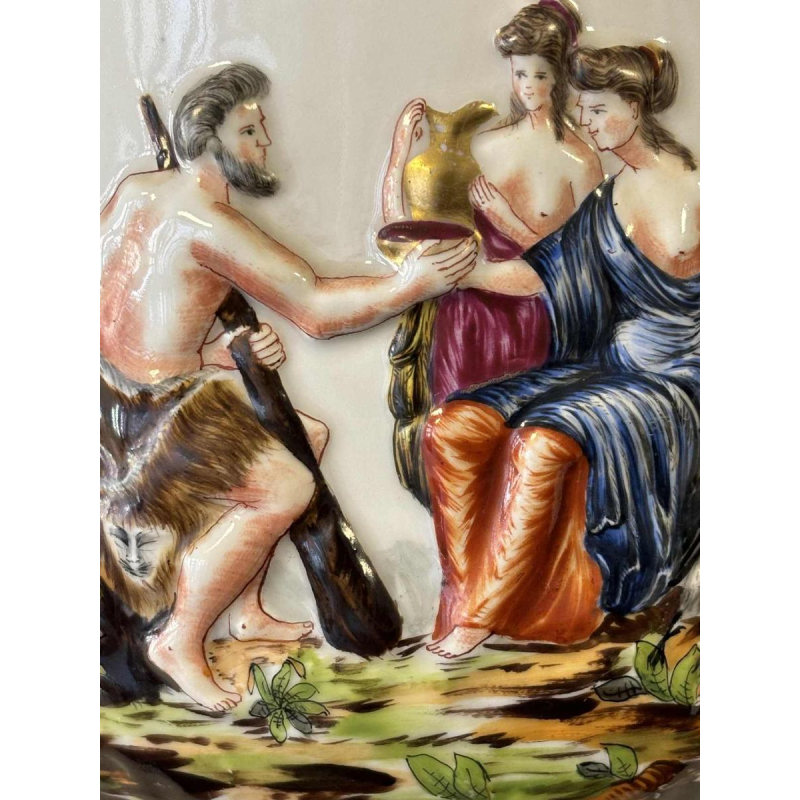 Capodimonte, paire de cache-pots, porcelaine émaillée polychrome, décor "scènes antiques' en bas-relief, XIXe s