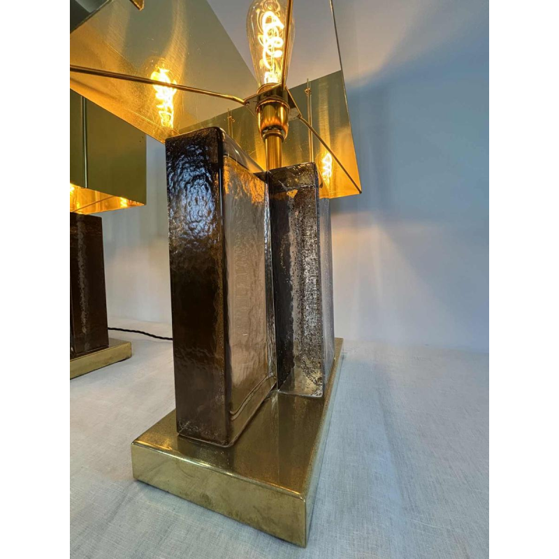 Paire de lampes à poser Hollywood regency, verre de Murano pailleté et laiton doré, Italie 20ème siècle