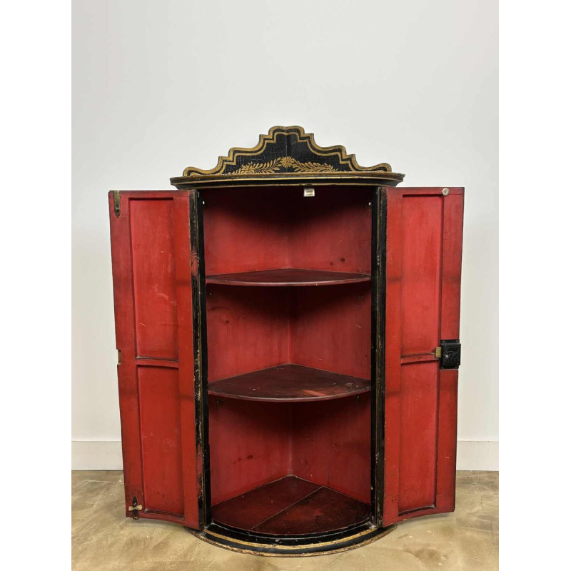 Meuble d'angle polychrome, décor peint 'Scène de Cour' 19e siècle