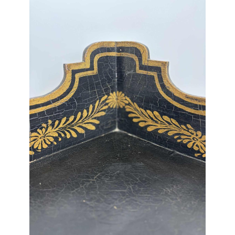 Polychroom inzetstuk, geschilderde decoratie 'Hofscène' 19th century