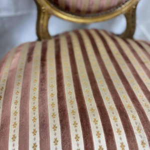 Serie van vier medaillon-rugleunstoelen, verguld houtsnijwerk, 19e eeuw