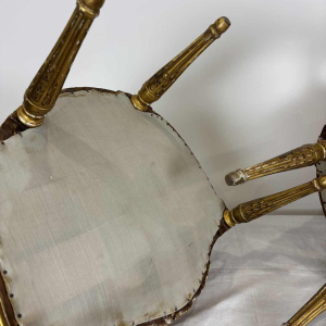 Serie van vier medaillon-rugleunstoelen, verguld houtsnijwerk, 19e eeuw