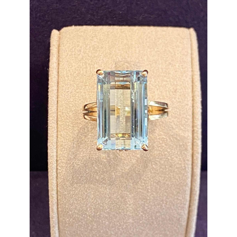 Roségoud en smaragdgeslepen aquamarijn cocktailring, ca 1960