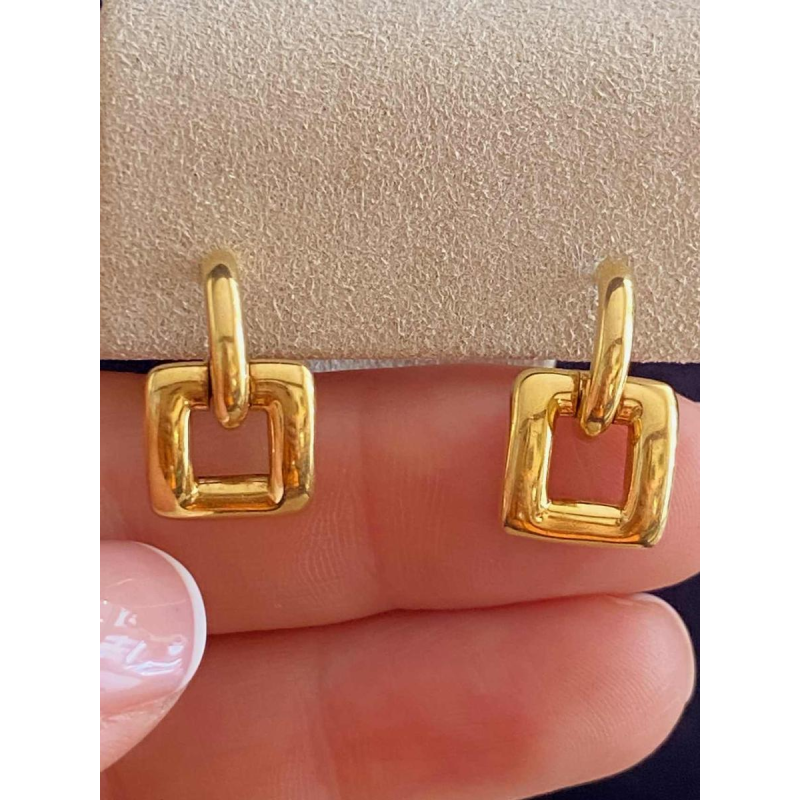 TIFFANY & Co, Earrings in 18K yellow gold