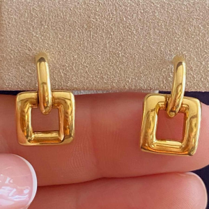 TIFFANY & Co, Boucles d'oreilles en or jaune (18K)