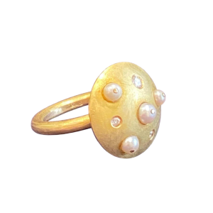 Kunstenaarsring in geborsteld goud, diamanten & gekweekte parels, XXe c