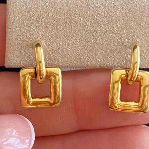 TIFFANY & Co, Boucles d'oreilles en or jaune (18K)