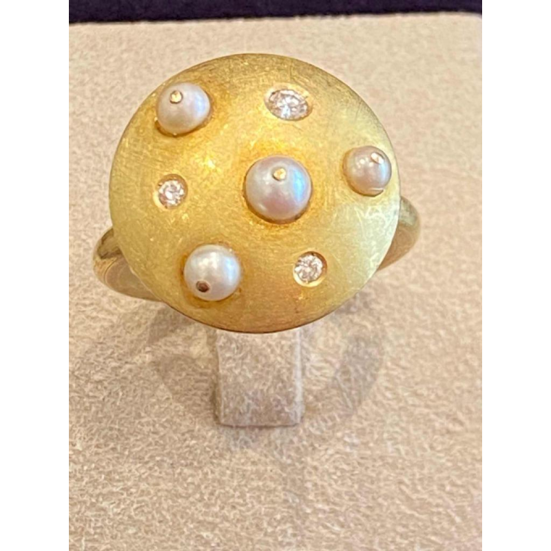 Artist's ring in brushed gold, diamonds & cultured pearls, XXth c