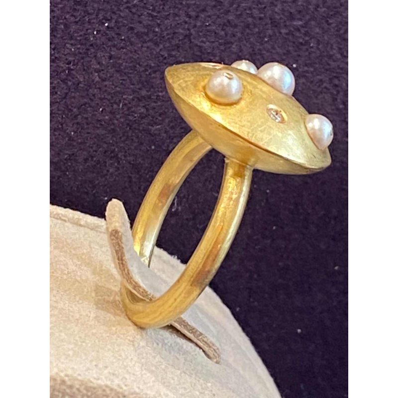 Bague d'artiste en or brossé, diamants & perles de culture, XXe s