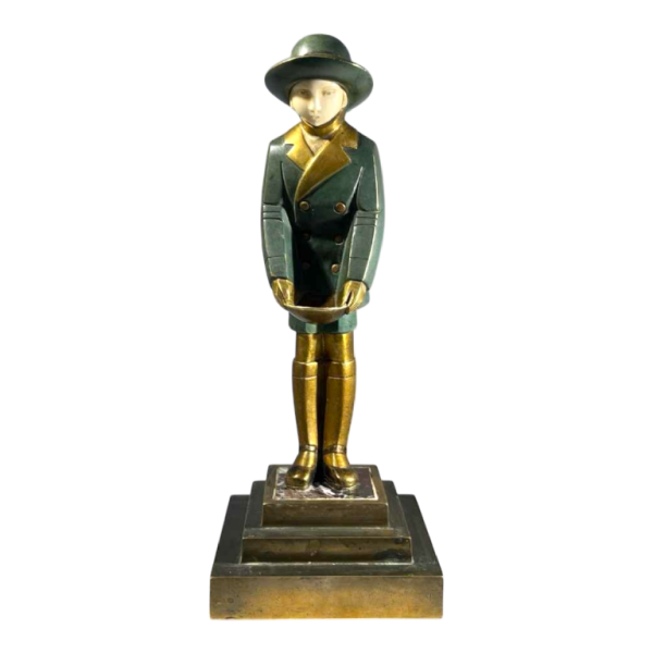 Sculpture chryséléphantine Art Déco 'Fille au panier', bronze à patine verte et dorée, ca 1930