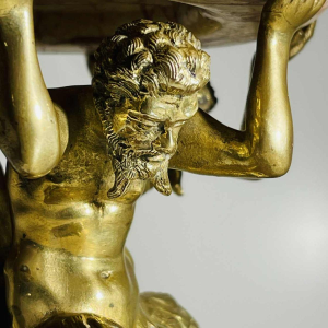 Schaal / schotel met tritons - Goden van de zeeën - verguld brons en marmeren sculptuur, 19e eeuw