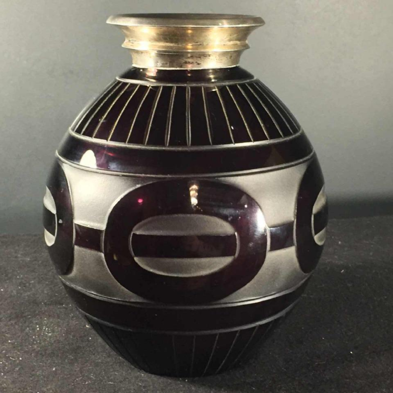 Paul Bernard for SCAILMONT (attributed), Art Deco modernist sandblasted glass vase, solid silver collar DELHEID, 1930