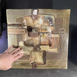 Jean-Michel SAVARY, sculpture céramique / applique murale brutaliste abstraite, gre`s émaillé, 20ème