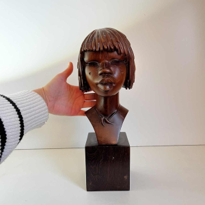 Africanist sculpture 'Scarified bust or face of an African woman' palm wood, ca 1950