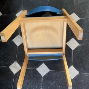 Set van 6 stapelbare stoelen, Italiaans design, blauw gebeitst beukenhout, circa 1980
