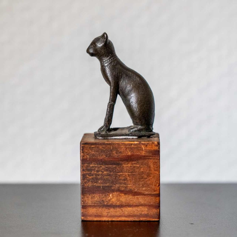 Statuette en bronze représentant la déesse « Bastet ». Égypte, Basse Époque, 664 – 332 av. J.-C.