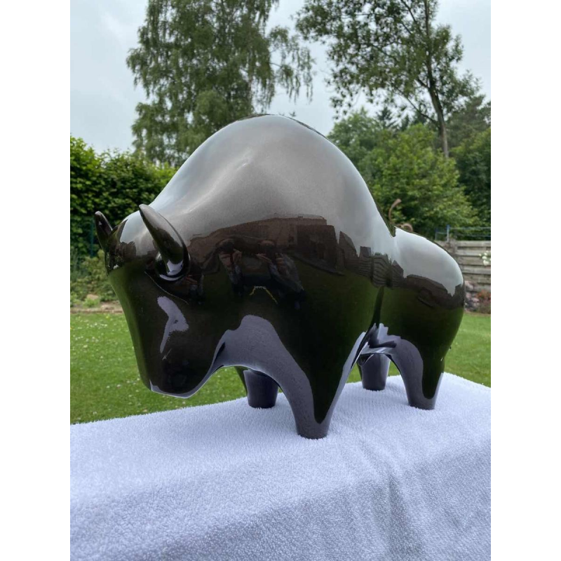 Laszlo Tibay “Bizon” sculptuur in gelakt brons