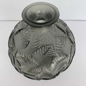 Lalique, vase Art Déco "Ormeaux" , 1926