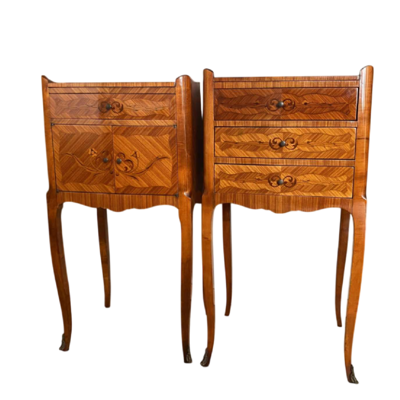 Deux meubles de milieu formant paire, tables de chevet de style Louis XV - Transition