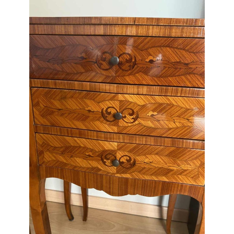 Deux meubles de milieu formant paire, tables de chevet de style Louis XV - Transition