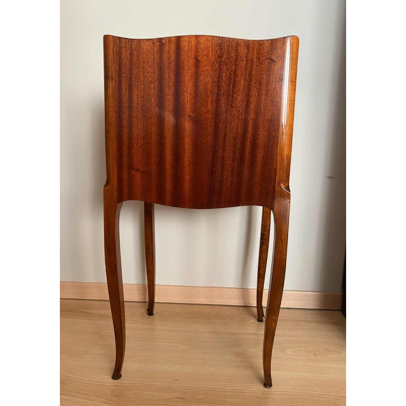 Deux meubles de milieu formant paire, tables de chevet de style Louis XV - Transition