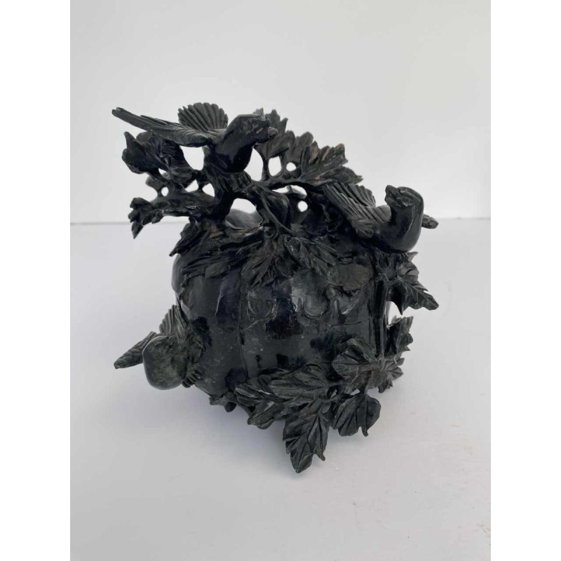 Boite en néphrite sculptée, potiron garni de feuilles et d'oiseaux