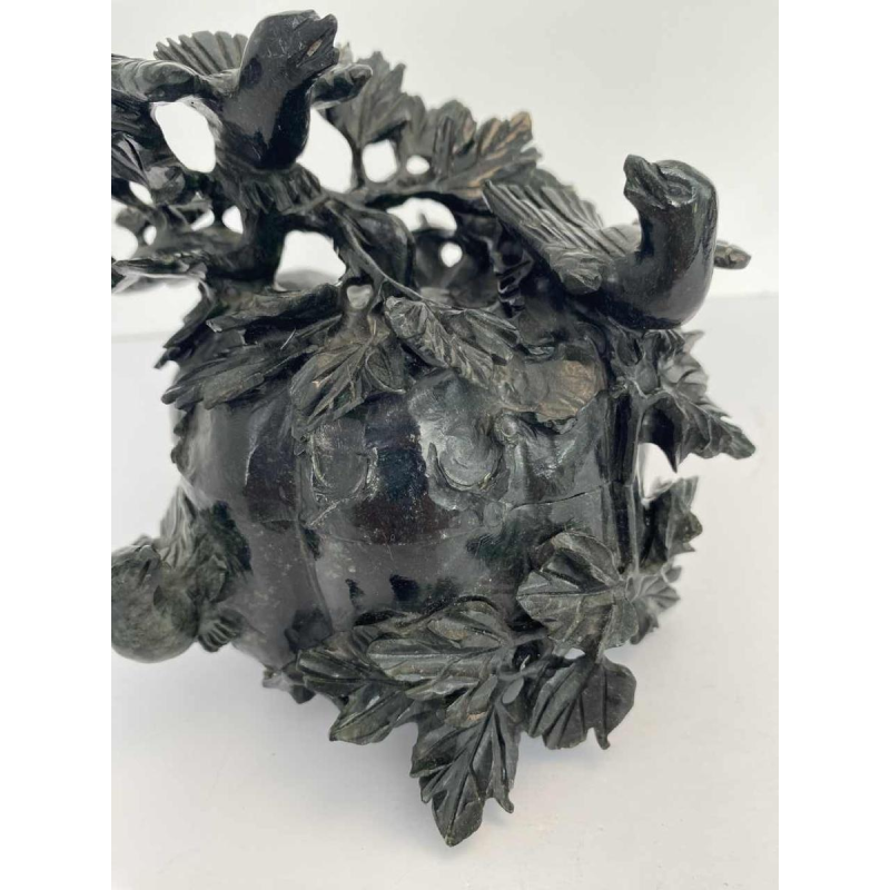 Boite en néphrite sculptée, potiron garni de feuilles et d'oiseaux